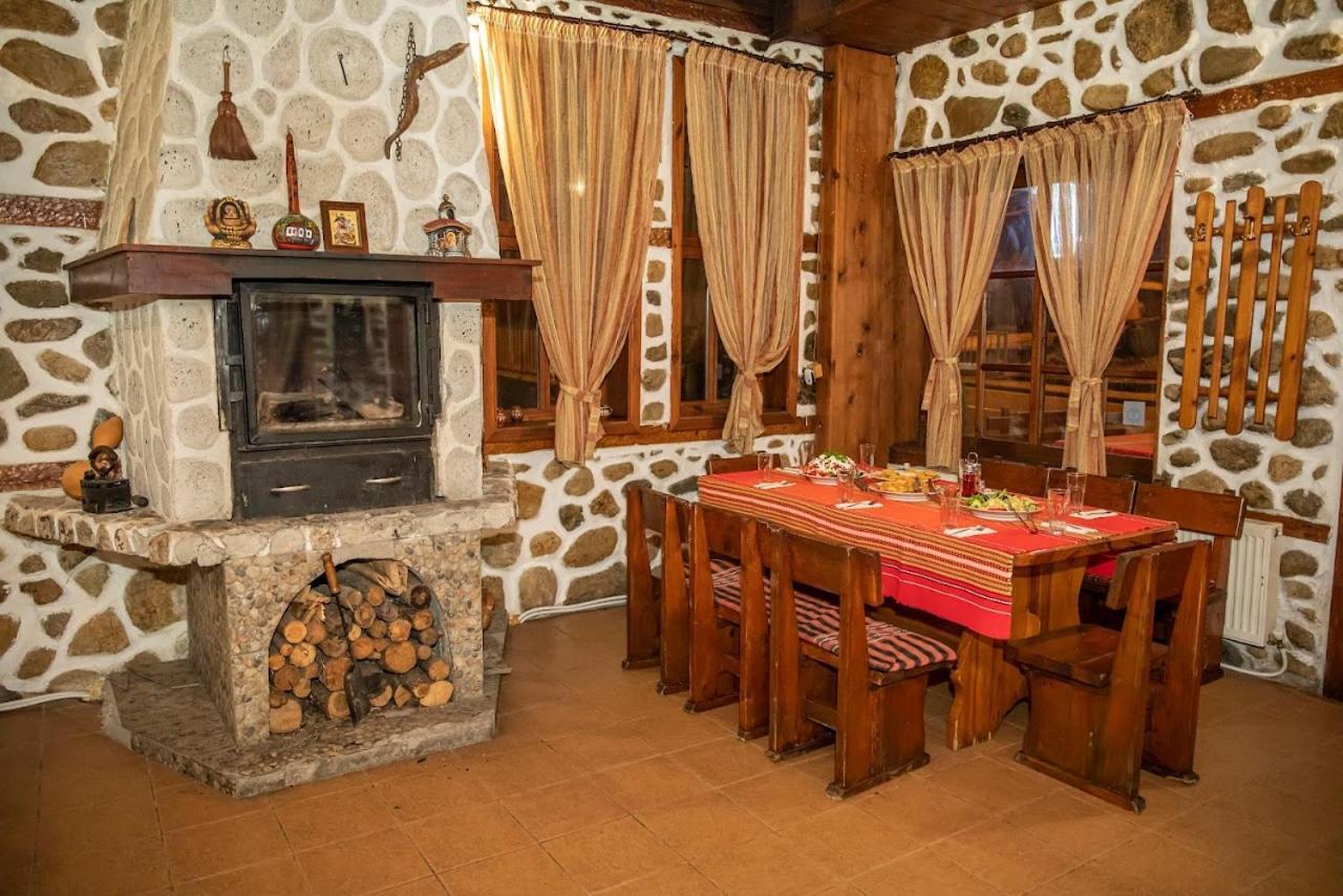 Hotel Стария Чинар Мелник Extérieur photo