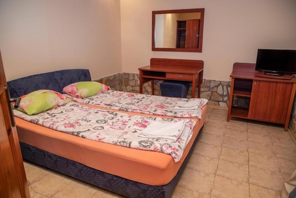 Hotel Стария Чинар Мелник Extérieur photo